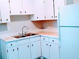 9803 Thor Ave, Louisville, Ky 40229 3 Beds 1 Bath 999 Sqft in Louisville, KY (Photo 6 of 8)