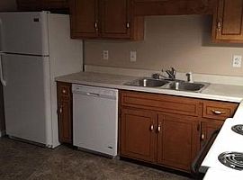 100 Grant Ave, Oak Grove, Ky 42262 3 Beds 2 Baths 964 Sqft in Oak Grove, KY (Photo 4 of 8)