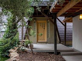 2 Beds 2 Baths in Topanga, CA