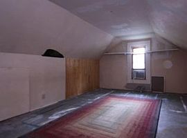 831 S 49th St, Omaha, Ne 68106 3 Beds 2 Baths 1,297 Sqft in Omaha, NE (Photo 4 of 9)