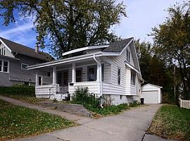 4856 Burt St, Omaha, Ne 68132 4 Beds 1 Bath 1,344 Sqft in Omaha, NE (Photo 6 of 11)