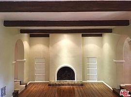 3 Beds 2 Baths in Los Angeles, CA (Photo 2 of 3)