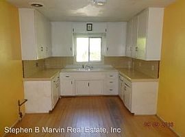 2 Beds 1 Bath in Lancaster, CA (Photo 2 of 3)