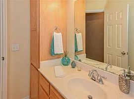 913 Eagle Cliff Dr, Norman, Ok 73072 4 Beds 2 Baths 1,632 Sqft in Norman, OK (Photo 2 of 12)