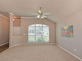 913 Eagle Cliff Dr, Norman, Ok 73072 4 Beds 2 Baths 1,632 Sqft in Norman, OK (Photo 6 of 12)