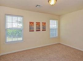 913 Eagle Cliff Dr, Norman, Ok 73072 4 Beds 2 Baths 1,632 Sqft in Norman, OK (Photo 8 of 12)