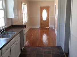 7 Addison St, Charleston, Sc 29403 3 Beds 1 Bath 1,235 Sqft in Charleston, SC (Photo 12 of 12)