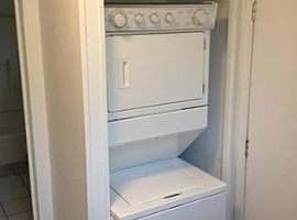 7 Addison St, Charleston, Sc 29403 3 Beds 1 Bath 1,235 Sqft in Charleston, SC (Photo 3 of 12)