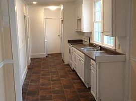 7 Addison St, Charleston, Sc 29403 3 Beds 1 Bath 1,235 Sqft in Charleston, SC (Photo 4 of 12)