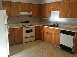 1931 Lynnwood Dr, Columbia, Tn 38401 2 Beds 1.5 Baths 1,066 Sqf in Columbia, TN (Photo 1 of 12)