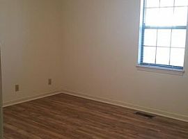 1931 Lynnwood Dr, Columbia, Tn 38401 2 Beds 1.5 Baths 1,066 Sqf in Columbia, TN (Photo 10 of 12)