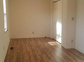 1931 Lynnwood Dr, Columbia, Tn 38401 2 Beds 1.5 Baths 1,066 Sqf in Columbia, TN (Photo 12 of 12)