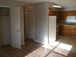 1931 Lynnwood Dr, Columbia, Tn 38401 2 Beds 1.5 Baths 1,066 Sqf in Columbia, TN (Photo 5 of 12)