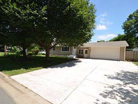 4230 Diamond Dr, Eagan, Mn 55122 2 Beds 1.5 Baths 1,770 Sqft in Eagan, MN (Photo 7 of 9)