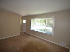 4230 Diamond Dr, Eagan, Mn 55122 2 Beds 1.5 Baths 1,770 Sqft in Eagan, MN (Photo 9 of 9)