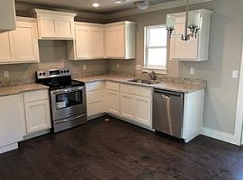 20 Tennyson Ln, Bella Vista, Ar 72714 5 Beds 3 Baths 2,600 Sqft in Bella Vista, AR (Photo 3 of 11)