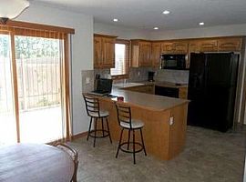 4737 Larkspur Cir, Lawrence, Ks 66047 3 Beds 2 Baths 1,467 Sqft in Lawrence, KS (Photo 6 of 8)