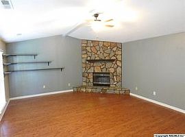 1019 Brighton Cir Se, Huntsville, Al 35803 in Huntsville, AL (Photo 4 of 12)