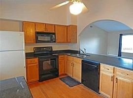 17500 Hillside Dr, Montverde, Fl 34756 3 Beds 2 Baths 1,594 Sqf in Montverde, FL (Photo 7 of 8)