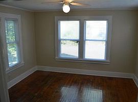 406 S 1st St, Pensacola, Fl 32507 3 Beds 1.5 Baths 1,428 Sqft in Pensacola, FL (Photo 7 of 11)