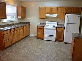 406 S 1st St, Pensacola, Fl 32507 3 Beds 1.5 Baths 1,428 Sqft in Pensacola, FL (Photo 9 of 11)