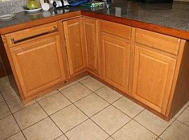 1406 S Vine St, Urbana, Il 61801 3 Beds 2 Baths 1,400 Sqft in Urbana, IL (Photo 2 of 12)