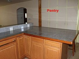 1406 S Vine St, Urbana, Il 61801 3 Beds 2 Baths 1,400 Sqft in Urbana, IL (Photo 4 of 12)