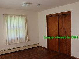 1406 S Vine St, Urbana, Il 61801 3 Beds 2 Baths 1,400 Sqft in Urbana, IL (Photo 6 of 12)