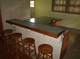 1406 S Vine St, Urbana, Il 61801 3 Beds 2 Baths 1,400 Sqft in Urbana, IL (Photo 8 of 12)