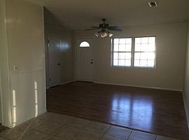 209 Pineridge Rd, Taylor, Al 36301 in Taylor, AL (Photo 3 of 12)