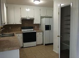 209 Pineridge Rd, Taylor, Al 36301 in Taylor, AL (Photo 4 of 12)