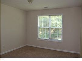 520 George Coggin Rd, Newnan, Ga 30265 3 Beds 2 Baths 2,062 Sqf in Newnan, GA (Photo 4 of 8)