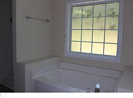 520 George Coggin Rd, Newnan, Ga 30265 3 Beds 2 Baths 2,062 Sqf in Newnan, GA (Photo 6 of 8)