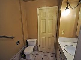 220 S Chestnut St, Nampa, Id 83686 2 Beds 1 Bath 800 Sqft in Nampa, ID (Photo 4 of 12)