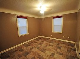 220 S Chestnut St, Nampa, Id 83686 2 Beds 1 Bath 800 Sqft in Nampa, ID (Photo 5 of 12)