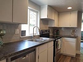 979 N Clithero Dr, Boise, Id 83703 2 Beds 1 Bath 960 Sqft in Boise, ID (Photo 1 of 10)