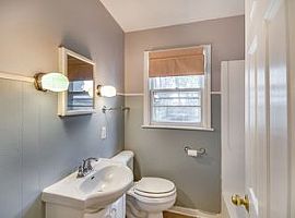 812 Morton St, Batavia, Il 60510 3 Beds 2 Baths -- Sqft in Batavia, IL (Photo 7 of 12)