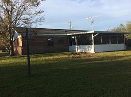 209 Pineridge Rd, Taylor, Al 36301 3 Beds 2 Baths 1,290 Sqft in Taylor, AL (Photo 10 of 10)