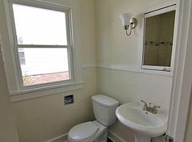 2411 2nd Ave Se, Cedar Rapids, Ia 52403 4 Beds 2 Baths 2,180 Sq in Cedar Rapids, IA (Photo 6 of 9)