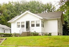 803 9th St, West Des Moines, Ia 50265 2 Beds 1 Bath 1,100 Sqft in West Des Moines, IA