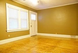 803 9th St, West Des Moines, Ia 50265 2 Beds 1 Bath 1,100 Sqft in West Des Moines, IA (Photo 4 of 8)