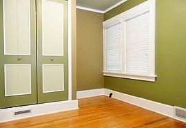 803 9th St, West Des Moines, Ia 50265 2 Beds 1 Bath 1,100 Sqft in West Des Moines, IA (Photo 5 of 8)