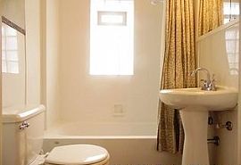 803 9th St, West Des Moines, Ia 50265 2 Beds 1 Bath 1,100 Sqft in West Des Moines, IA (Photo 7 of 8)