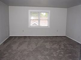 24 S Davis Avenue # Fl 2nd, Audubon, Nj 08106 2 Beds 1 Bath 700 in Audubon, NJ (Photo 2 of 7)