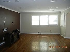 55 E Chestnut Ave, Bellmawr, Nj 08031 3 Beds 1 Bath 1,385 Sqft in Bellmawr, NJ (Photo 3 of 9)
