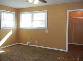 55 E Chestnut Ave, Bellmawr, Nj 08031 3 Beds 1 Bath 1,385 Sqft in Bellmawr, NJ (Photo 4 of 9)
