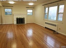 57 Boulevard, Hasbrouck Heights, Nj 07604 3 Beds 2 Baths 1,400  in Hasbrouck Heights, NJ (Photo 8 of 11)