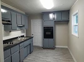 401 E 10th St S, Newton, Ia 50208 1 Bed 1 Bath -- Sqft in Newton, IA (Photo 2 of 8)