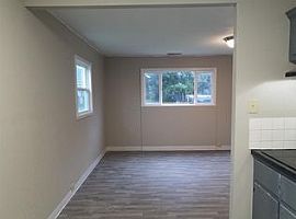 401 E 10th St S, Newton, Ia 50208 1 Bed 1 Bath -- Sqft in Newton, IA (Photo 6 of 8)