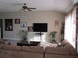 4642 S Dwight Dr, Manhattan, Ks 66502 3 Beds 2 Baths 2,938 Sqft in Manhattan, KS (Photo 6 of 8)